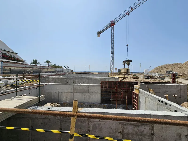 Villas de lujo de nueva construcción en primera línea de playa en Puerto de Mazarrón