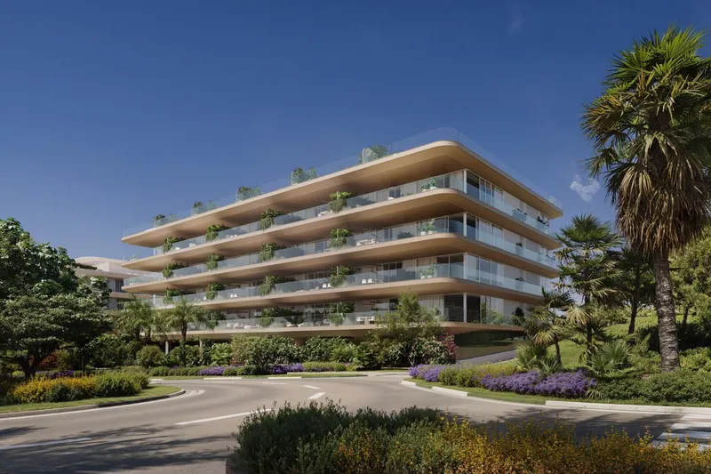 Apartamentos de lujo de nueva construcción a 100 metros de la playa en Estepona