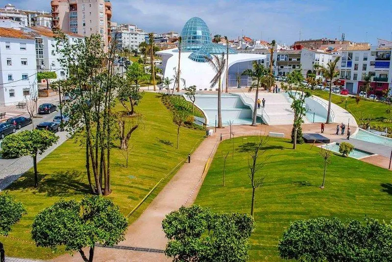 RYNEK PIERWOTNY KOMPLEKS MIESZKANIOWY W LA GASPARA, ESTEPONA