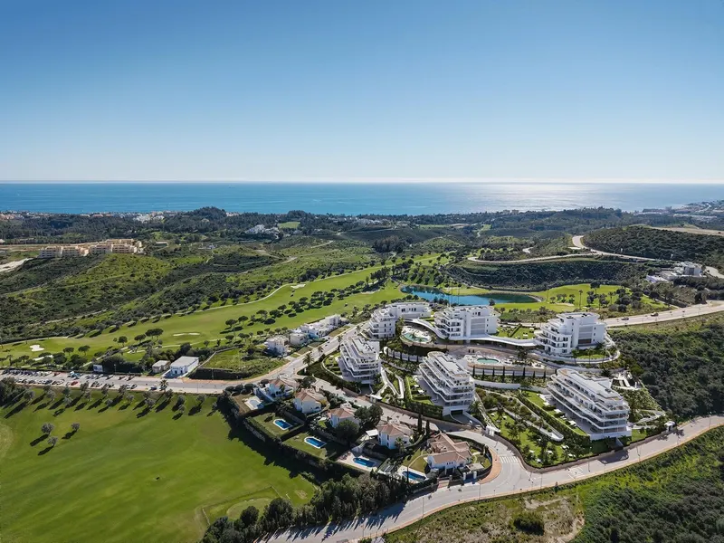 Apartamentos de lujo de nueva construcción en Cerrado del Águila Golf, Mijas, con vistas al mar y al campo de golf