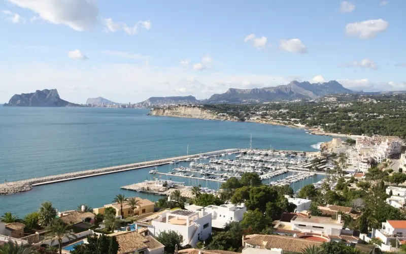 LUKSUSOWA, NOWO WYBUDOWANA WILLA W MORAIRA